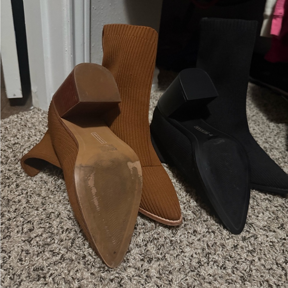 Steven By Steve Madden Tan and Black Ankle Boots Pair - Picture 2 of 2